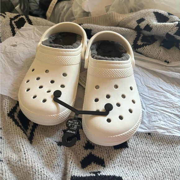 crocs™ classic lined clog and vans® white old skool - Picture 10 of 14